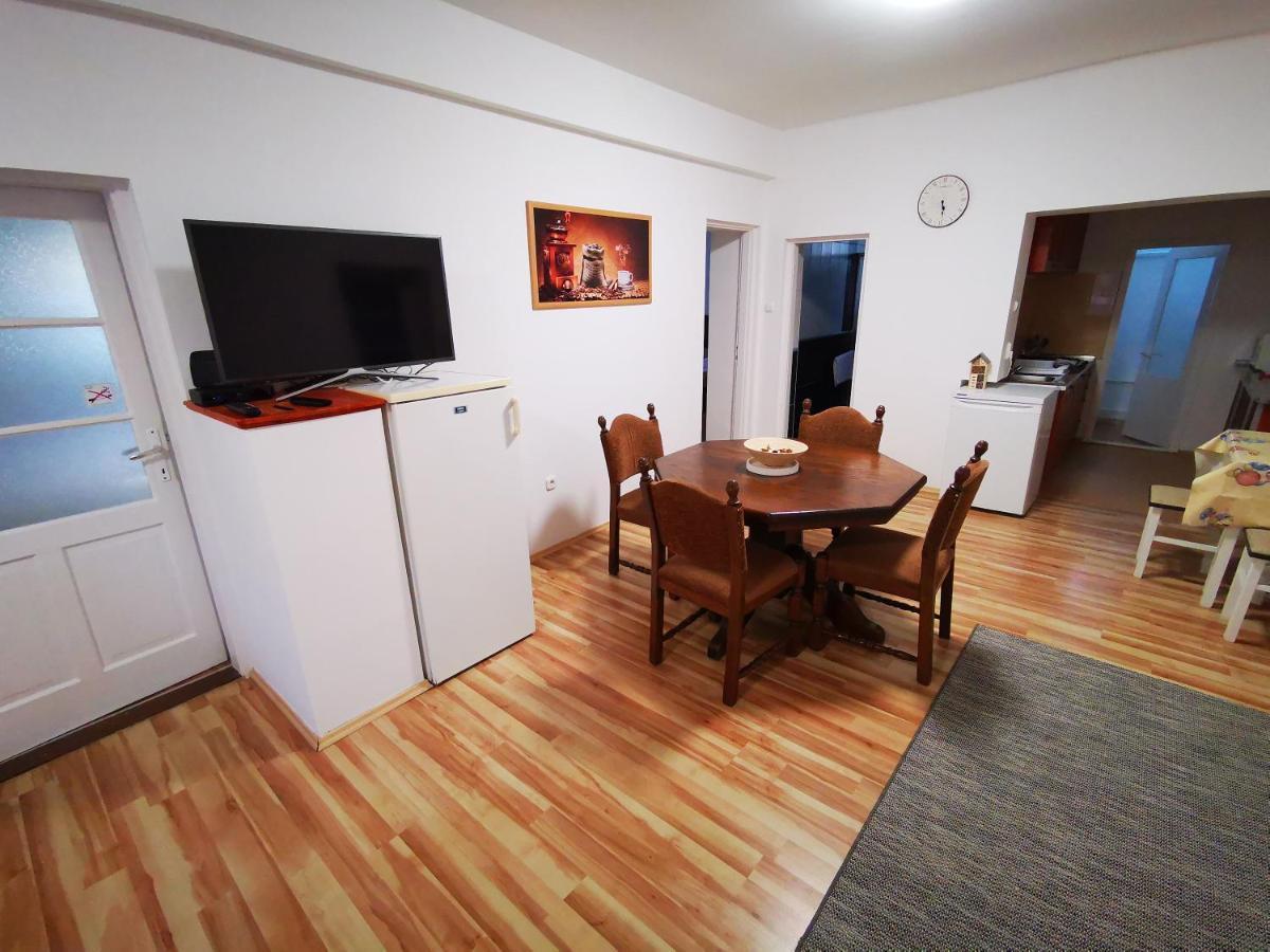 Mate Apartman Gyula Eksteriør billede
