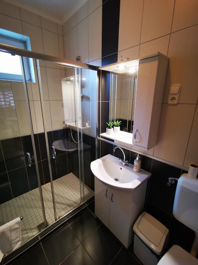 Mate Apartman Gyula Eksteriør billede